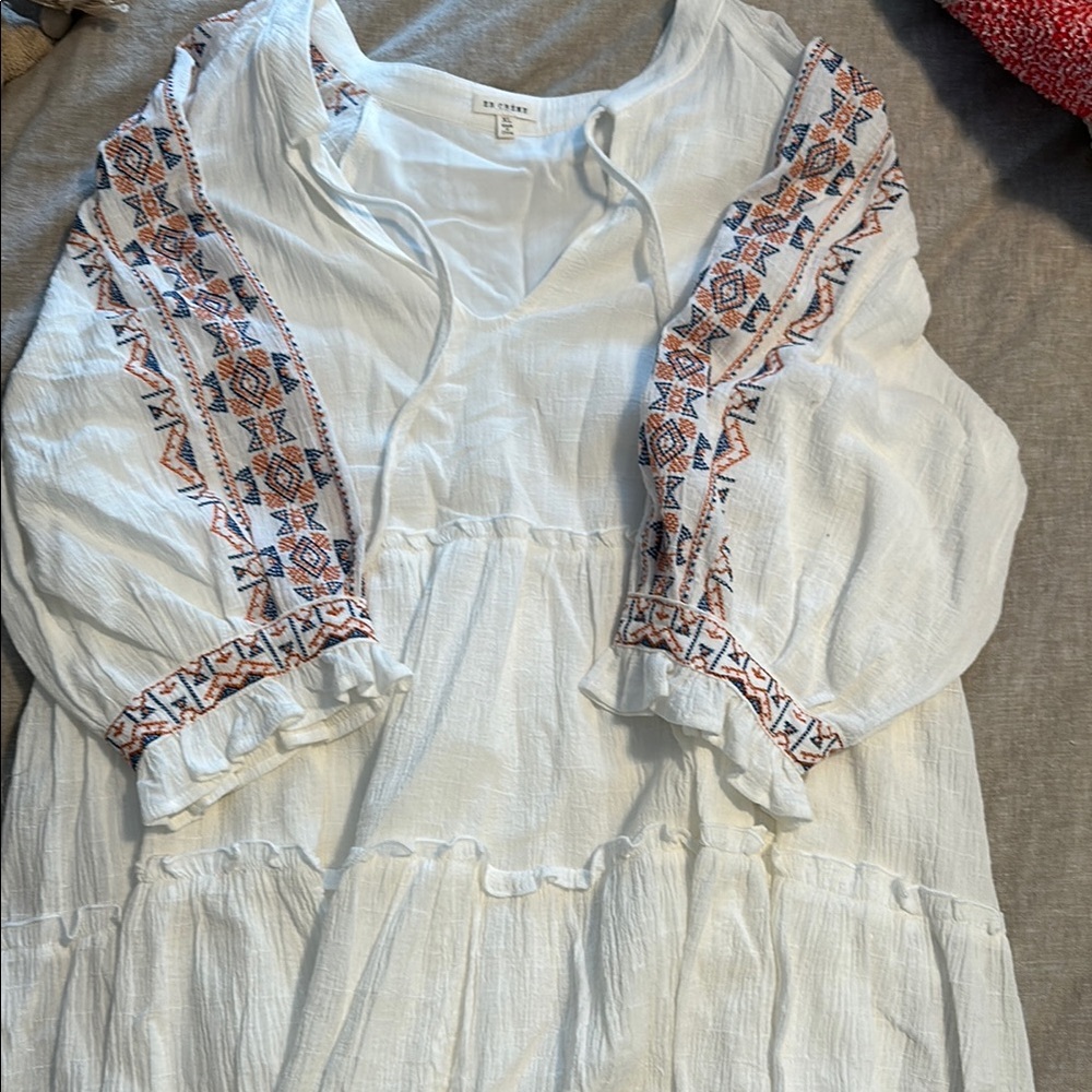 NWOT White Boho Embroidered flowy dress